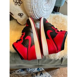 Air Jordan 1 mid banned youth size 7